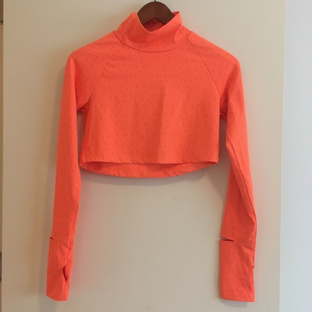 NWOT Oiselle Reflective Long Sleeve Crop